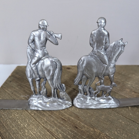 Seagull Pewter Equestrian Bookends — Horse & Rider Fox Hunt Scene, Canada Made - Picture 5 of 7